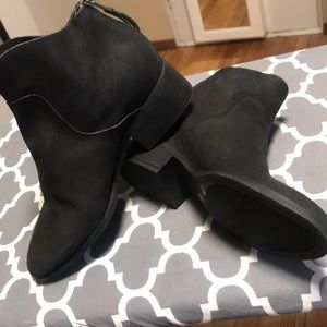 Lucky Brand Lahela Bootie in Black Size 5.5